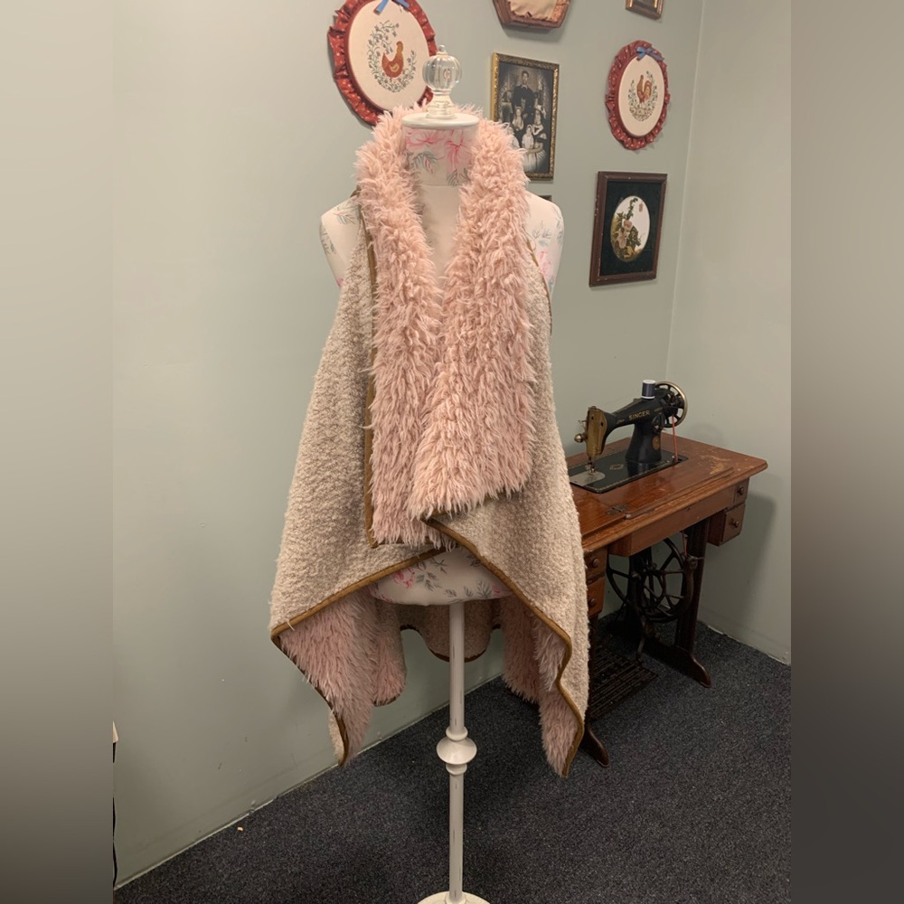Women's Pink and Cream Vest - Picture 2 of 3